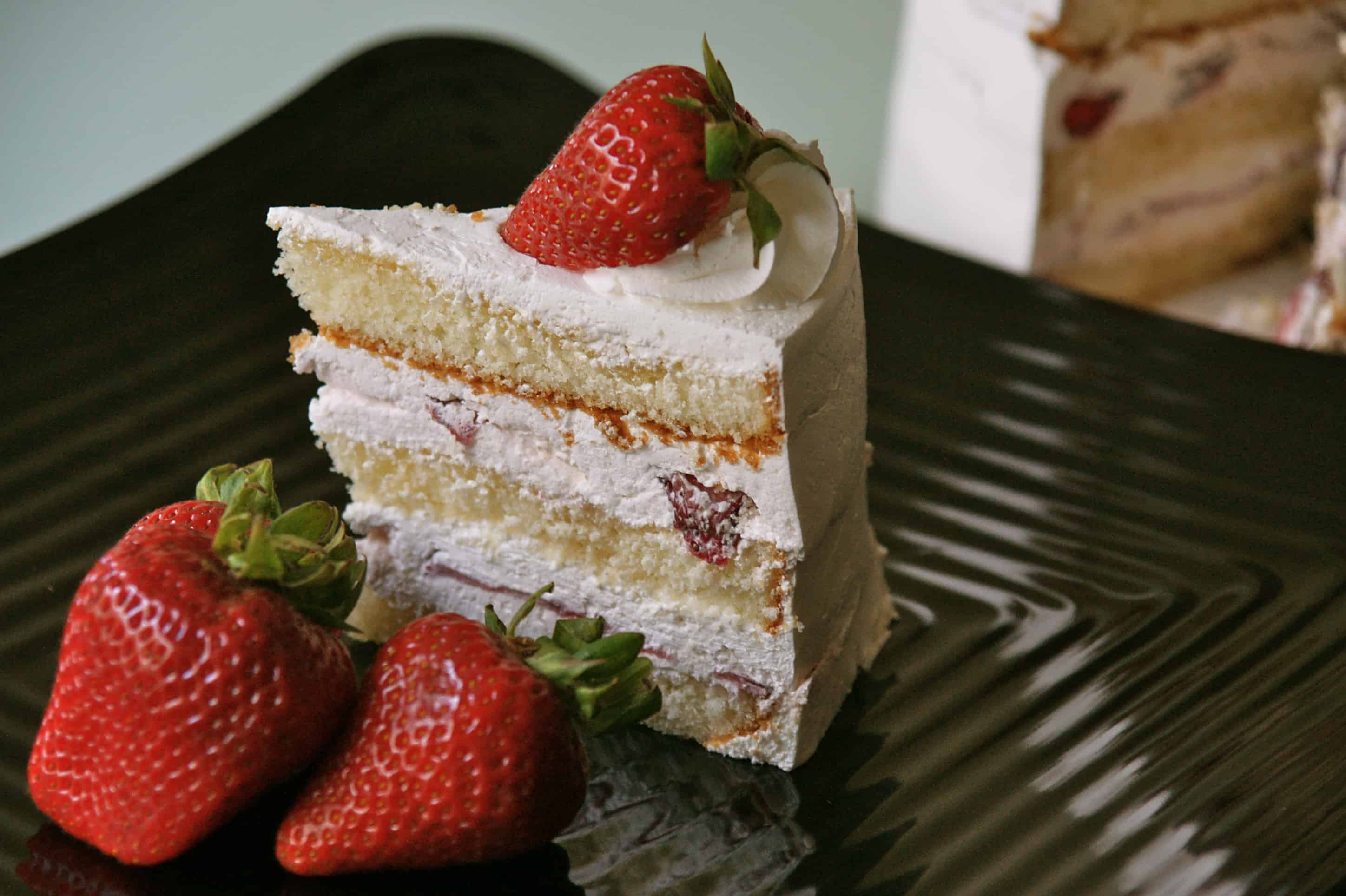 strawberry grand marnier cake